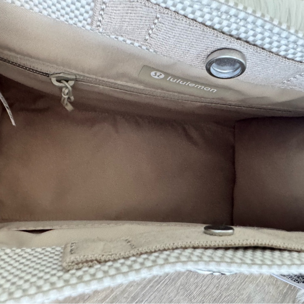 🍋 Lululemon Two-Tone Canvas Mini Tote Bag 4.5L- Mojave Tan/Light Ivory - Picture 8 of 12